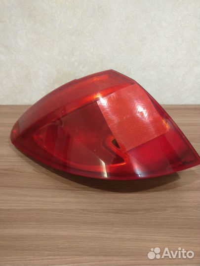 Фонарь задний левый наружный Opel Meriva В