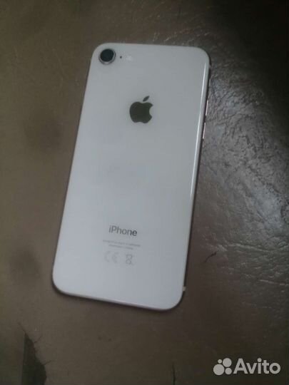 Телефон iPhone 8