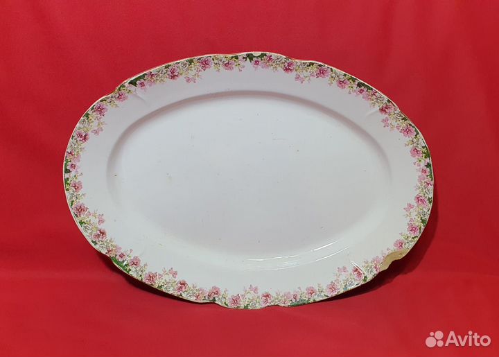 Старинное блюдо т-ва М.С. Кузнецова в Риге. 19 в