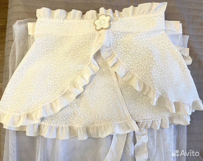 Бортики в детскую кроватку с балдахином