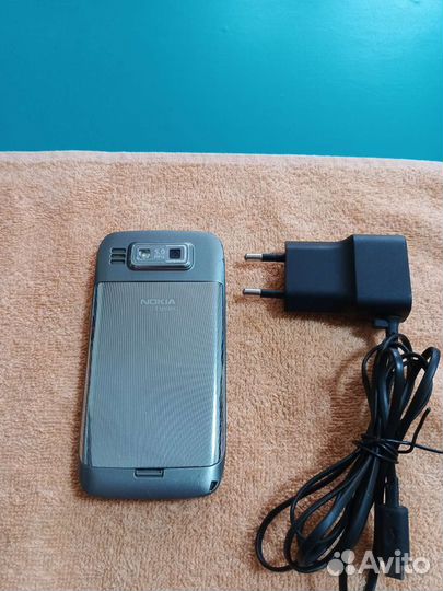 Телефон Nokia E 72