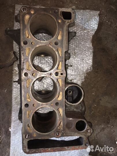 Бок цилиндров нива Chevrolet 2123