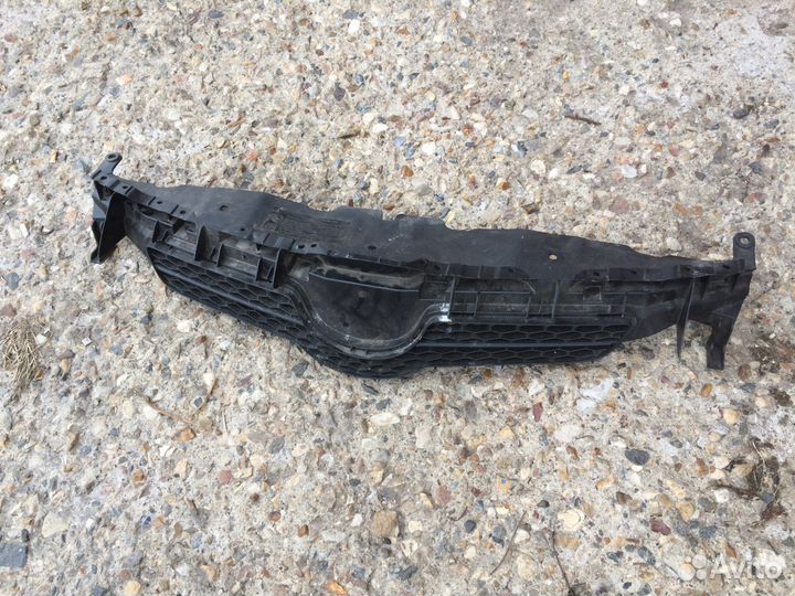 Решетка радиатора Toyota Auris