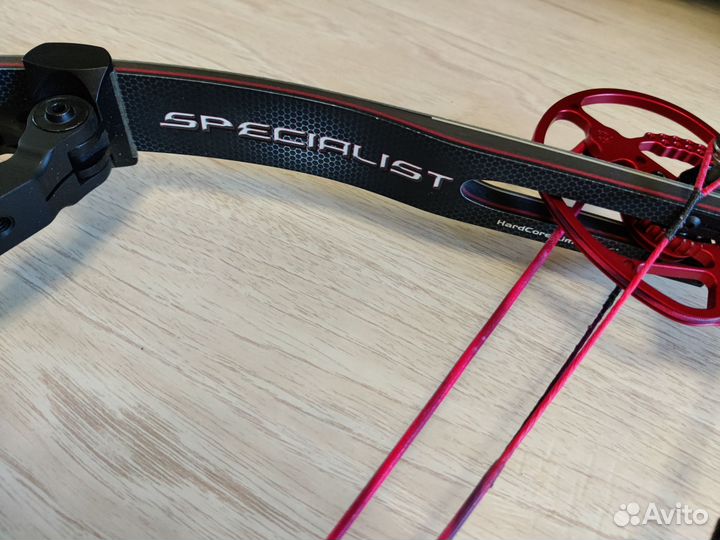 Лук блочный Bowtech specialist