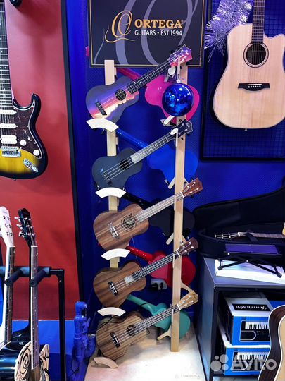 Укулеле новая