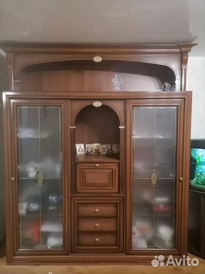 Шкаф сервант для посуды