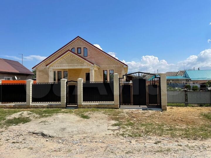 Дом 170 м² на участке 5 сот.