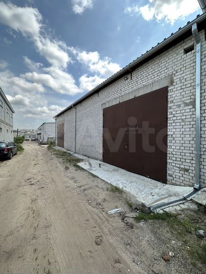 Гараж, > 30 м²