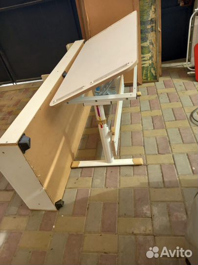 Детский стол парта