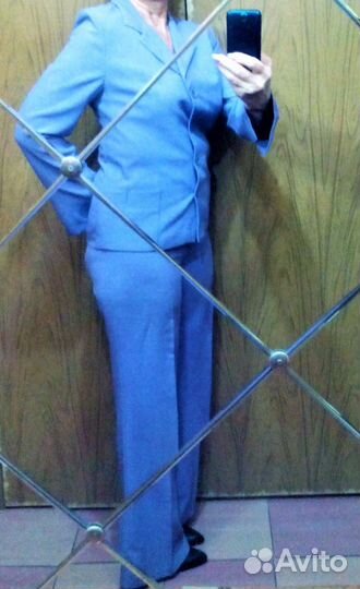 Брючный костюм офисный