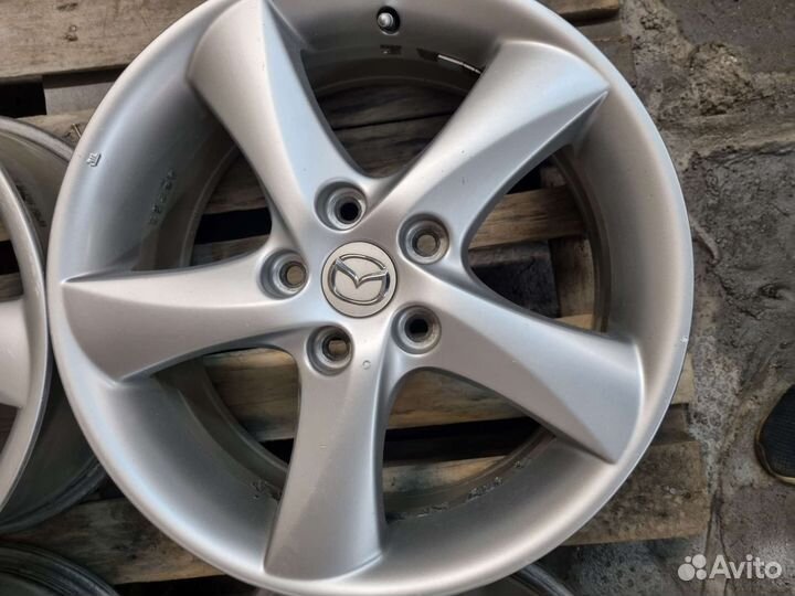 Комплект литых дисков на Mazda
