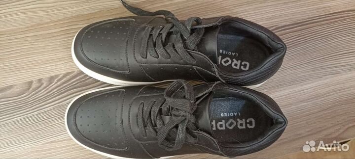 Кроссовки женские cropp