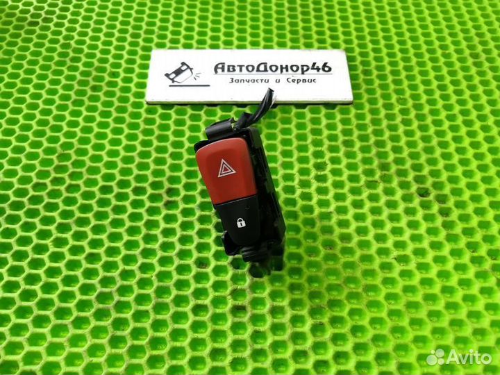Кнопка аварийной сигнализации Renault Megane 3