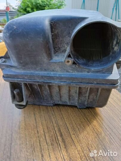 Корпус воздушного фильтра бу на Приору