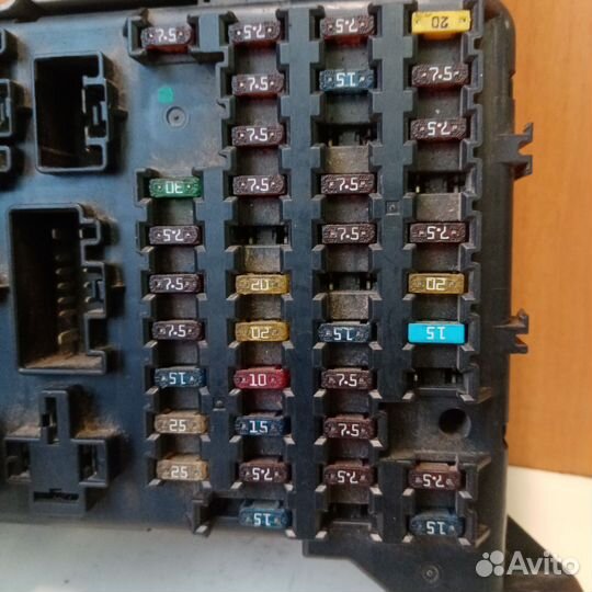 Блок предохранителей Ford Mondeo 3