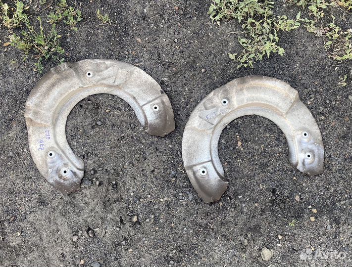 Пыльники передних тормозов BMW F10