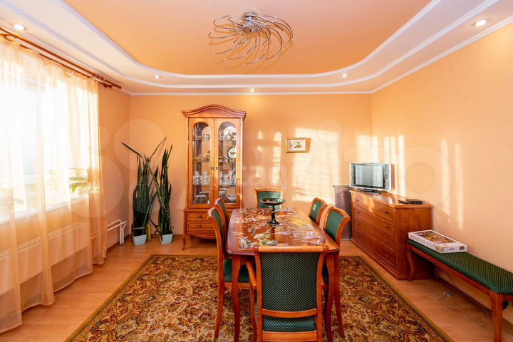 4-к. квартира, 93,7 м², 10/10 эт.