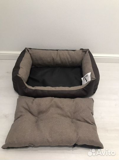 Лежак с подушкой