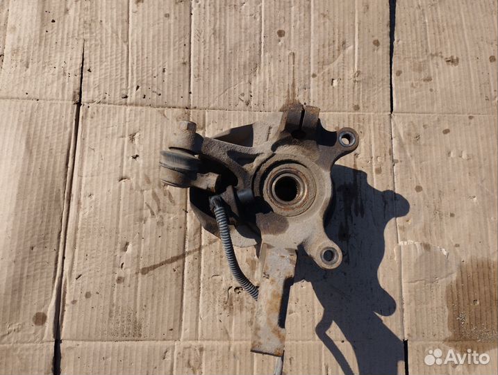 Поворотный кулак передний правый Chevrolet Lacetti