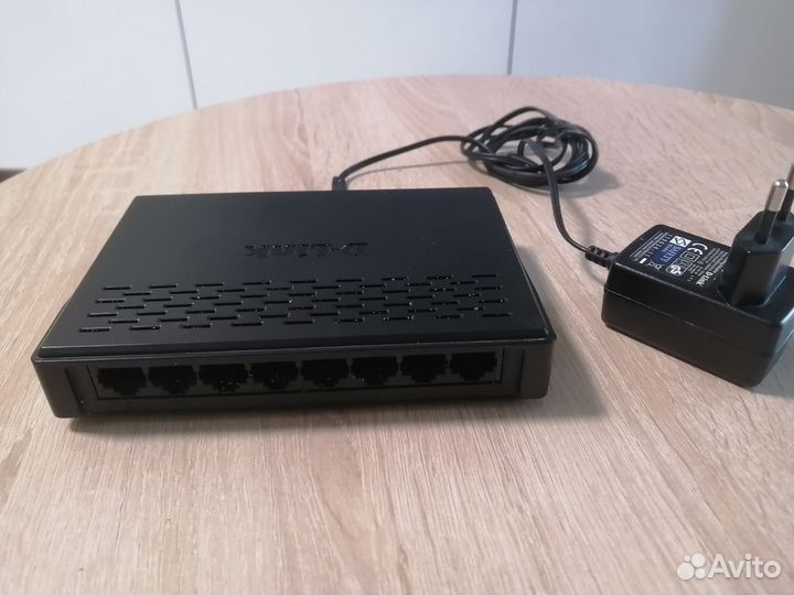 Гигабитный коммутатор D-Link DGS-1008A