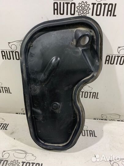 Пыльник двери задний левый Volkswagen Polo sedan