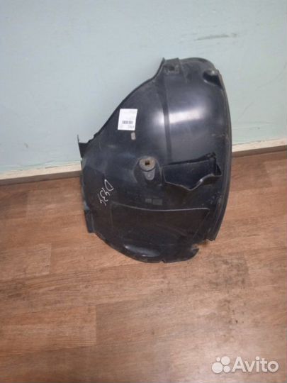 Подкрылок (локер) передний правый Mercedes S-Class