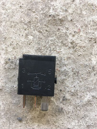 Реле Mercedes Benz (3689)