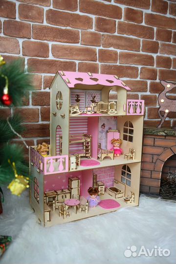 Кукольный домик с мебелью