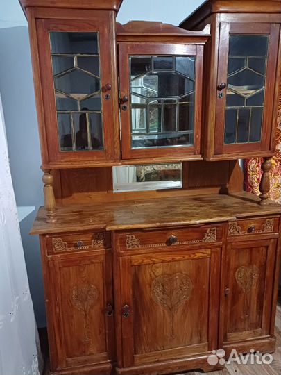 Старинный буфет