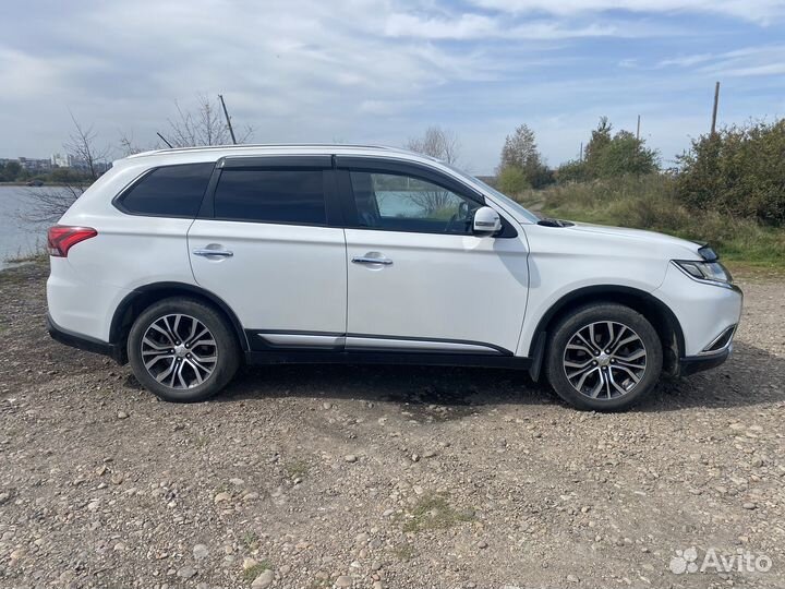 Mitsubishi Outlander 2.4 CVT, 2015, 99 999 км