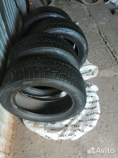 Pirelli Ice Zero 215/55 R17