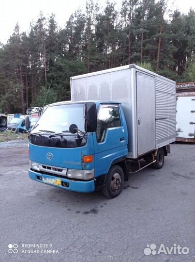 Тойота Тойоайс в разборе