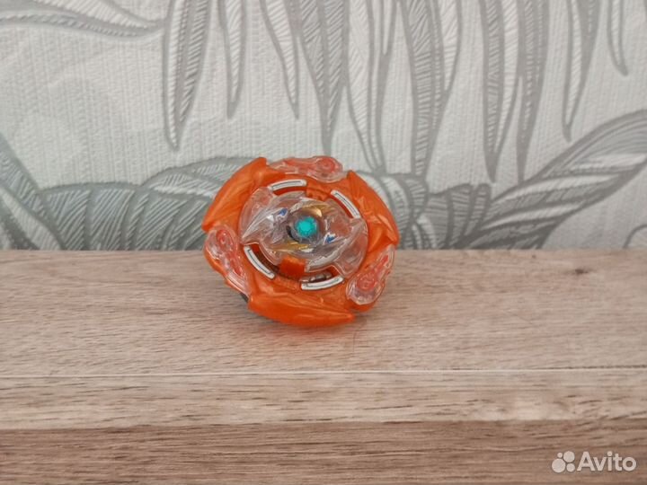 Волчки бейблейд