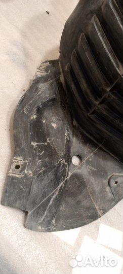 Подкрылок передний левый Mercedes-Benz E-Class