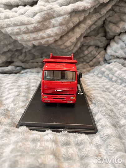 Модель грузовика камаз 6540 коллекционная