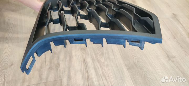 Решетка переднего бампер Mitsubishi Pajero Sport 3