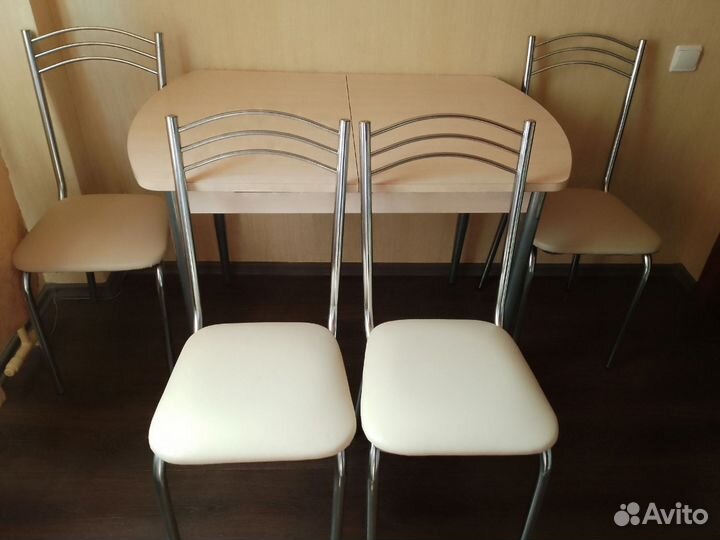 Кухонный стол и стулья комплект бу