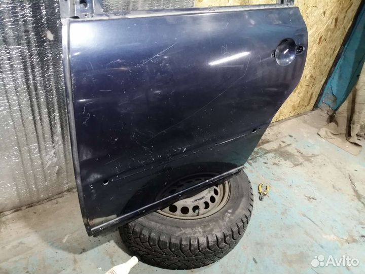 Задняя левая дверь пассат б5
