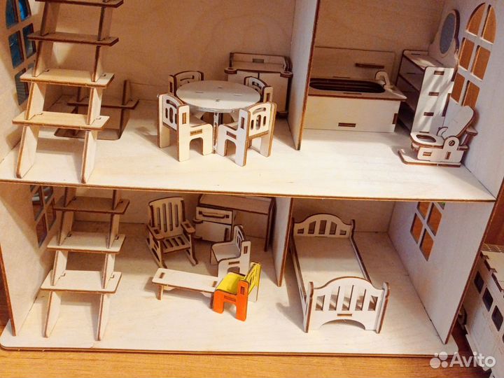 Кукольный домик с мебелью деревянный