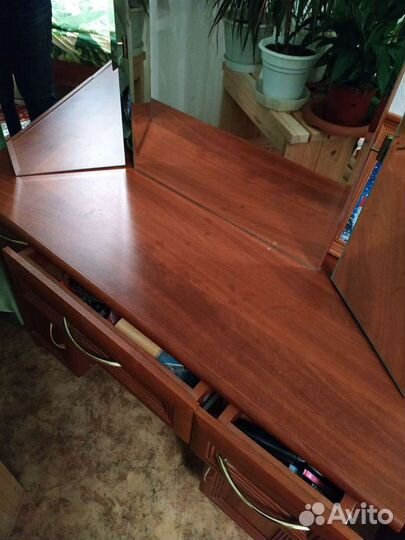 Туалетный столик