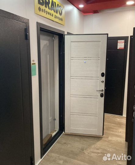 Двери входные и межкомнатные на складе