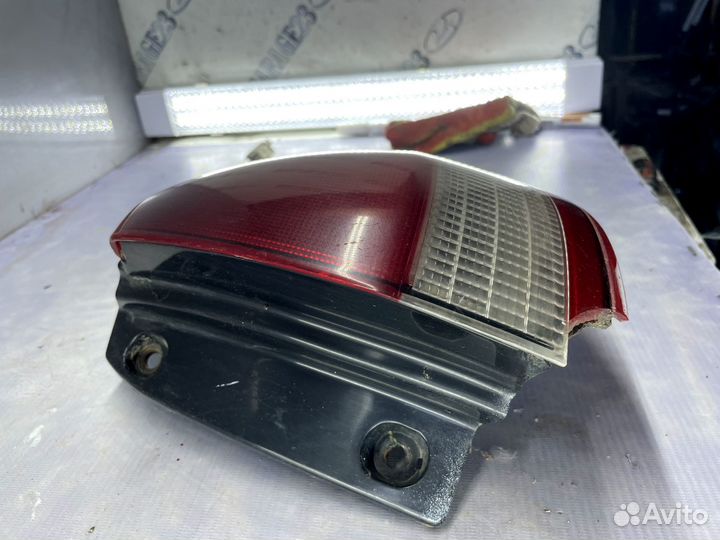 Стоп сигнал задний правый Nissan Wingroad