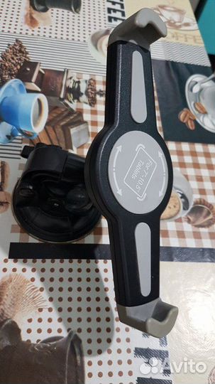 Держатель планшета на лобовое стекло