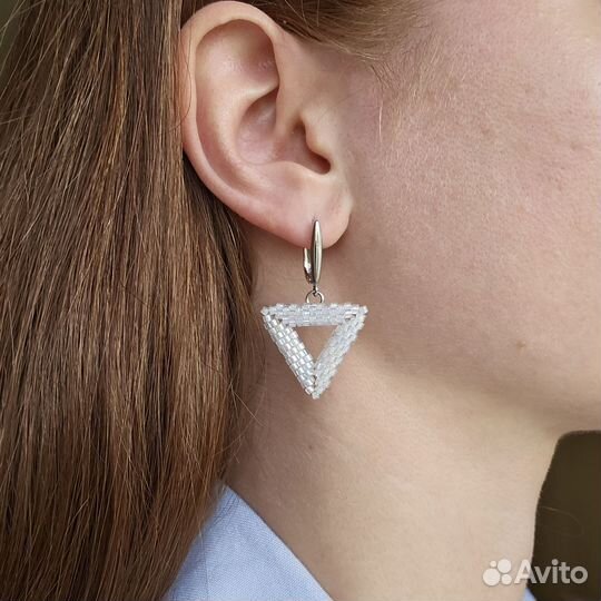 Серьги с подвеской из бисера