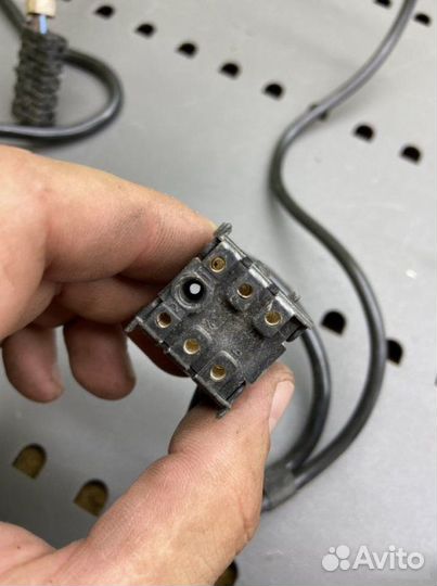 Коса зеркала правая Mercedes E-Class W124