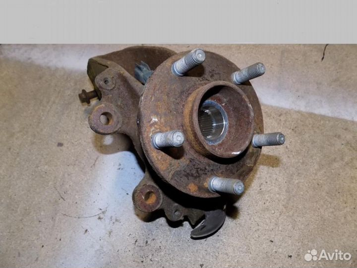 Кулак поворотный передний левый Focus II 2008-2011