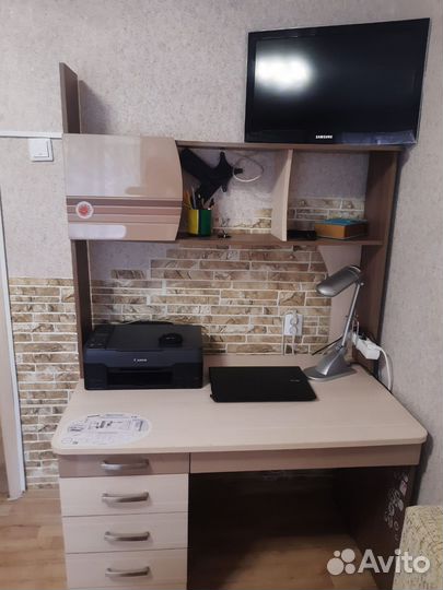 Стол письменный