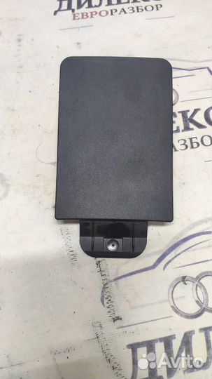 Крышка блока предохранителей Audi Q5