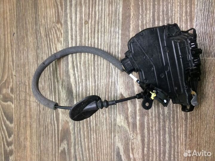 Замок задней левой двери Renault Arkana