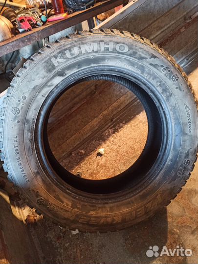 Kumho I'Zen KW22 215/60 R16